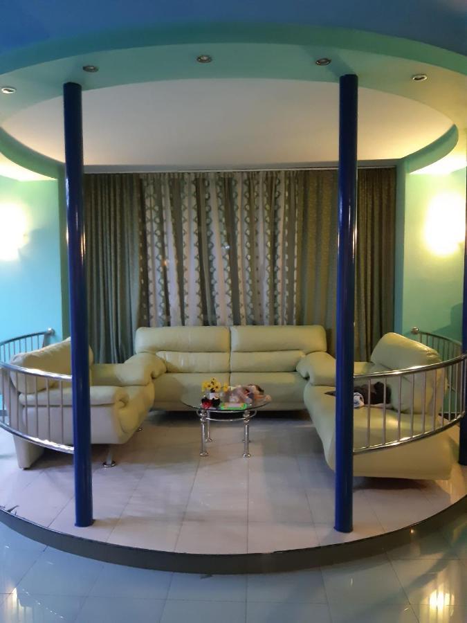 Casa Albastra Hotel Drumu Carului Luaran gambar