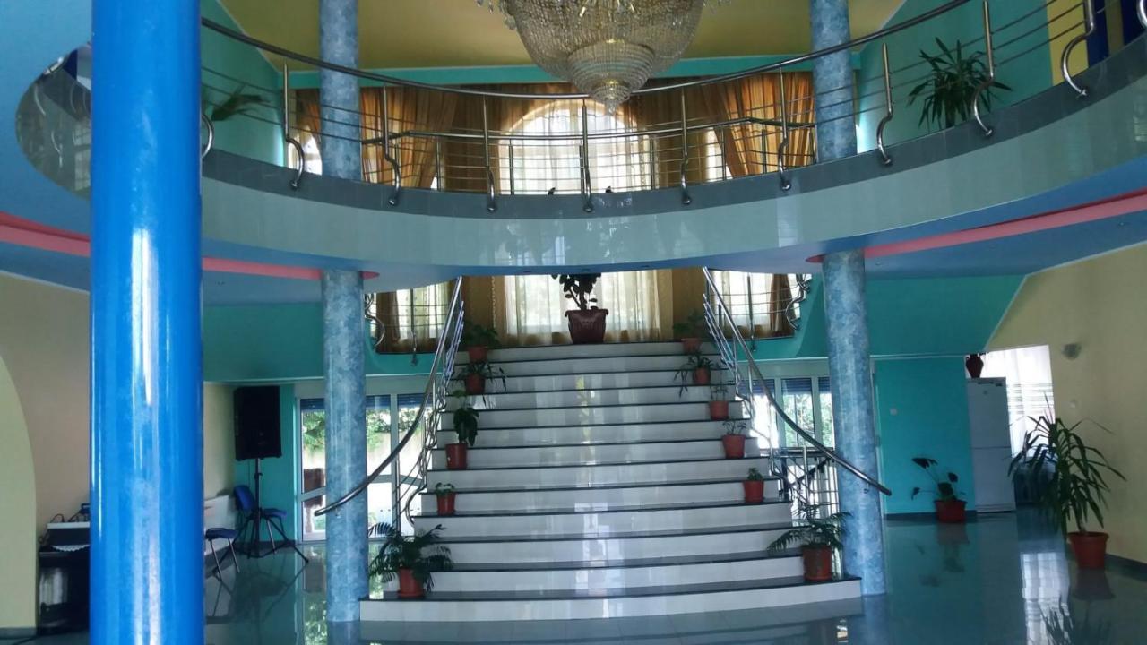 Casa Albastra Hotel Drumu Carului Luaran gambar
